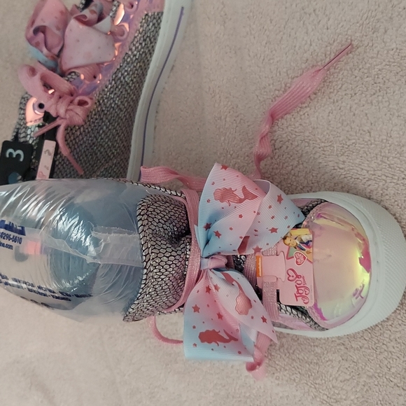 Shoes - Picture 3 of 3